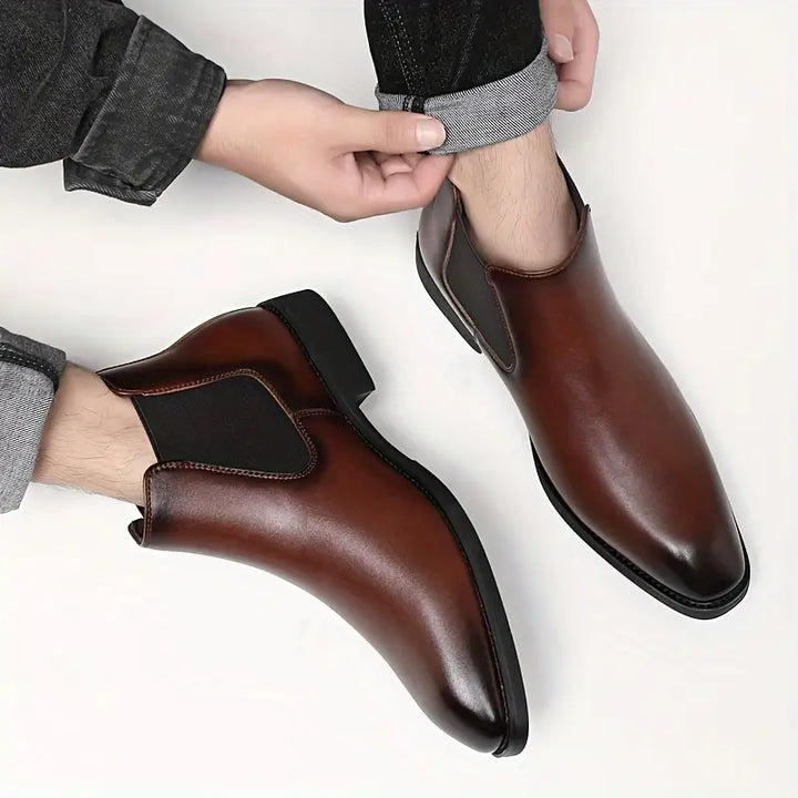 Schuhe im Chelase-Stil